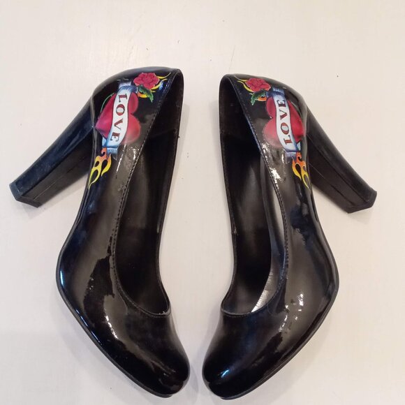 Maurices Black LOVE Tatoo High Heels size 8 Shoes Faux Patent Leather Pumps - Picture 8 of 8